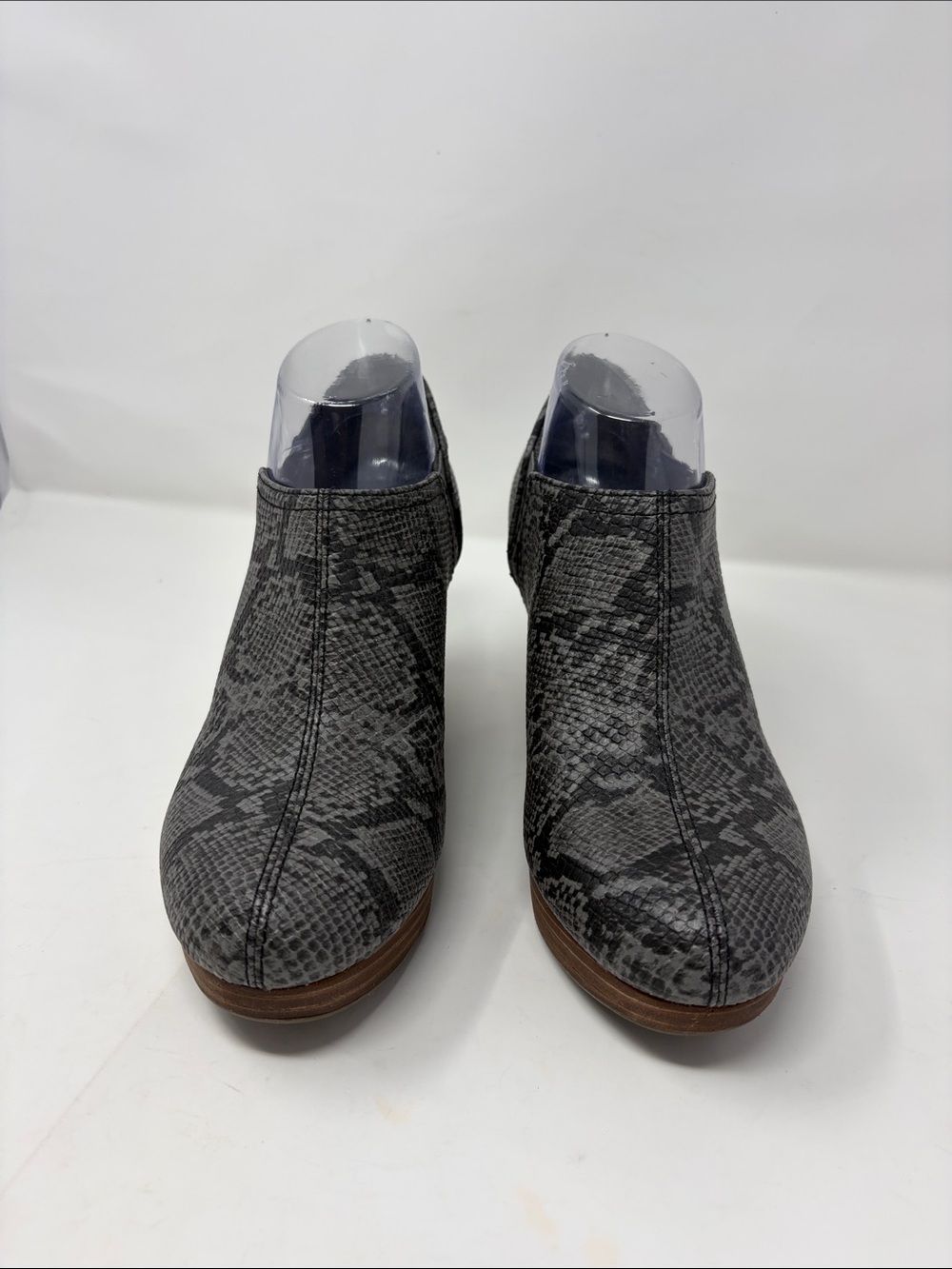 Dr. Scholl’s Grey Snake-Print Slip-On Ankle Shoes Size 10 Excellent Condition